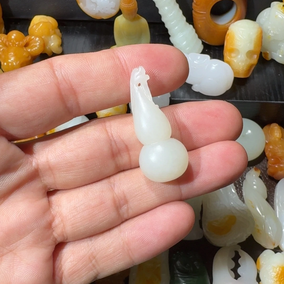 和田玉未镶嵌挂件