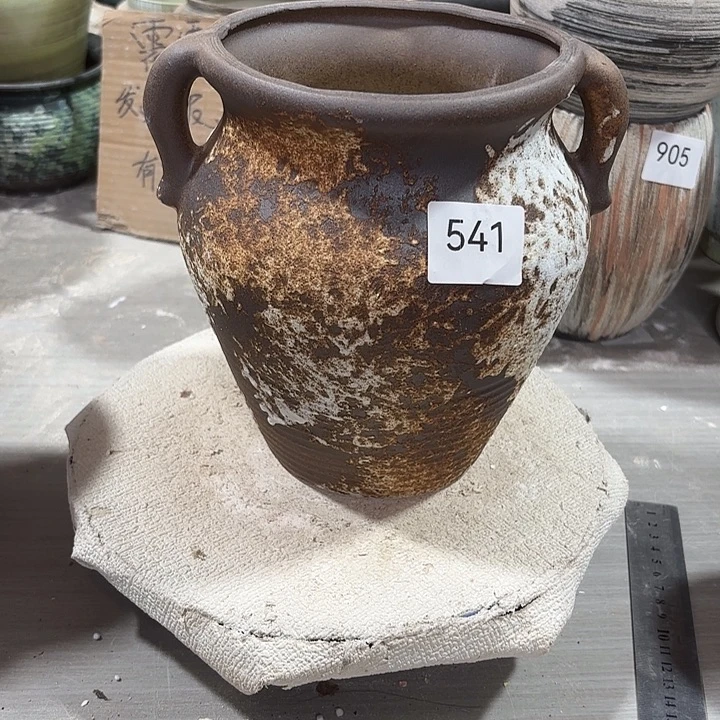 陶摆件高20。口12，无孔，541