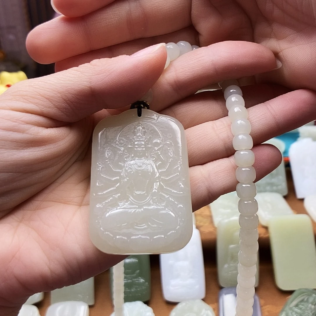 颈饰未镶嵌和田玉张*