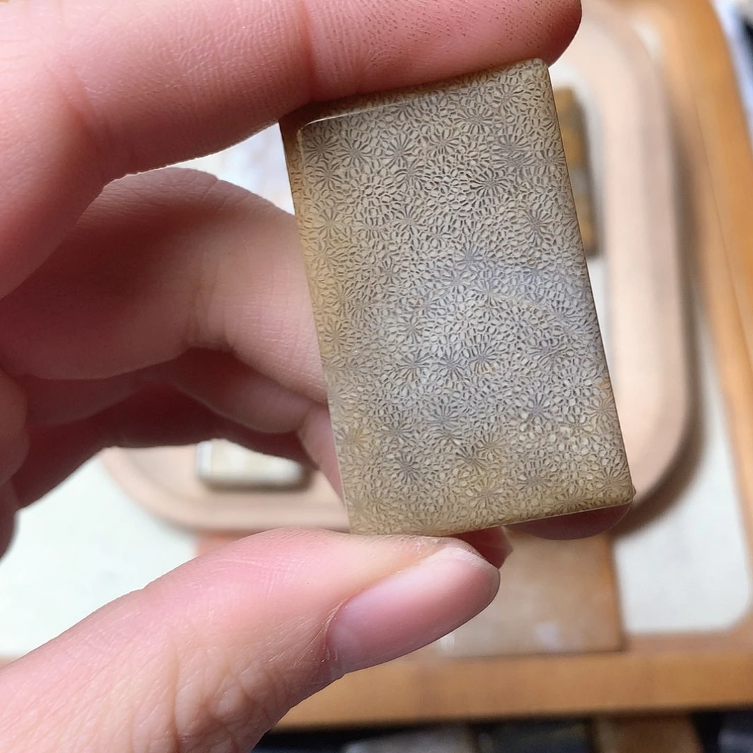 石英质玉颈饰未镶嵌苏*汪