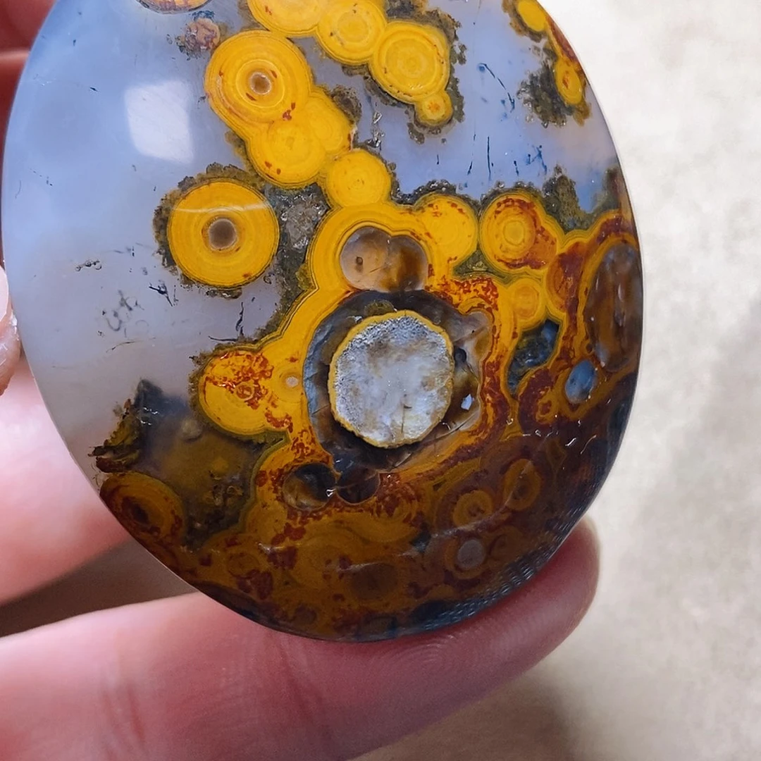 玛瑙/玉髓颈饰未镶嵌是***庆