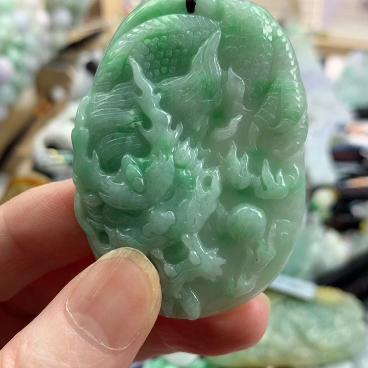 翡翠未镶嵌颈饰吊坠