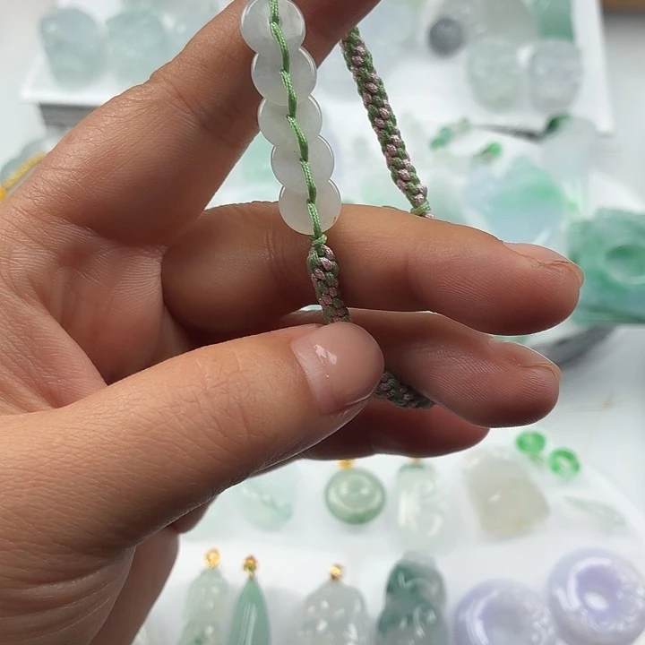 翡翠未镶嵌颈饰纯A