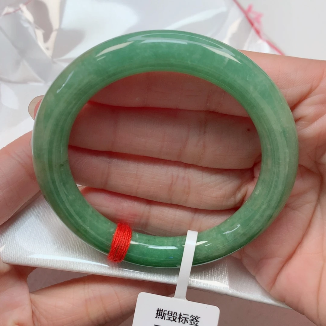 翡翠手镯未镶嵌53.8圆条 满绿