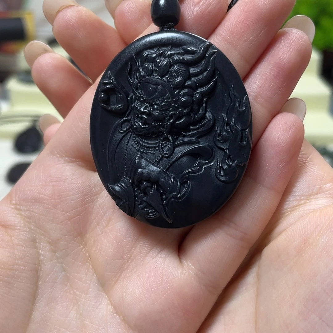 和田玉（墨玉）未镶嵌颈饰吉**意大黑高羊脂50克左右