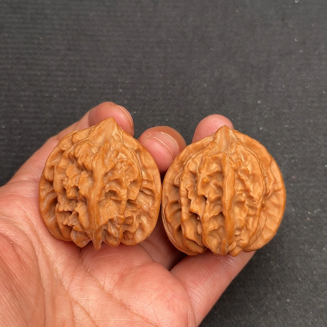 桃核把件39.5×43全品头茬曹大龙A482