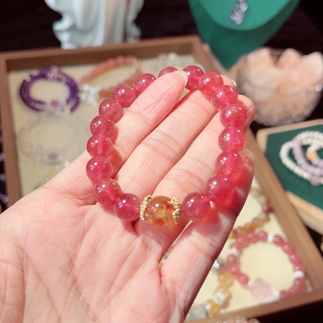 水晶手链未镶嵌饱****?草莓