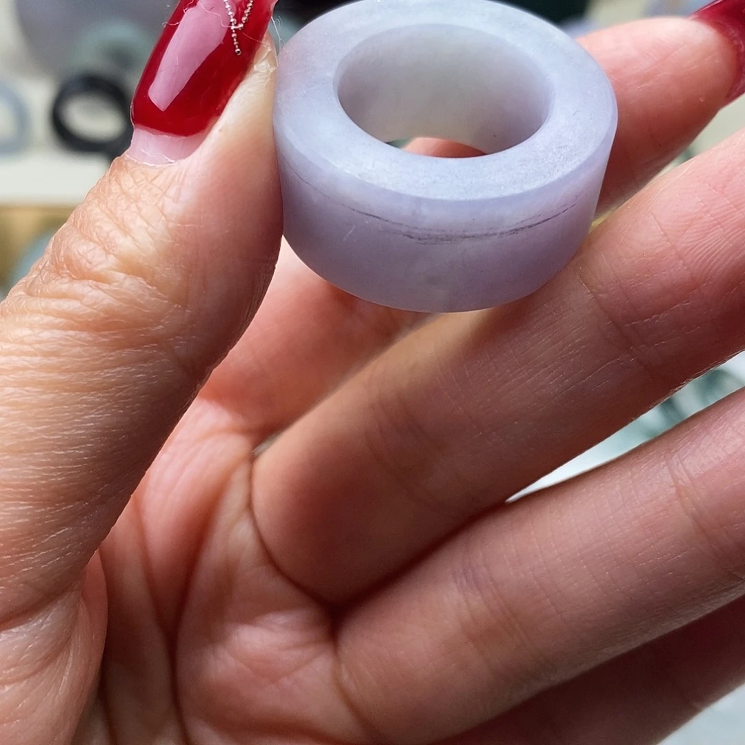 定制翡翠未镶嵌悦**?翡翠