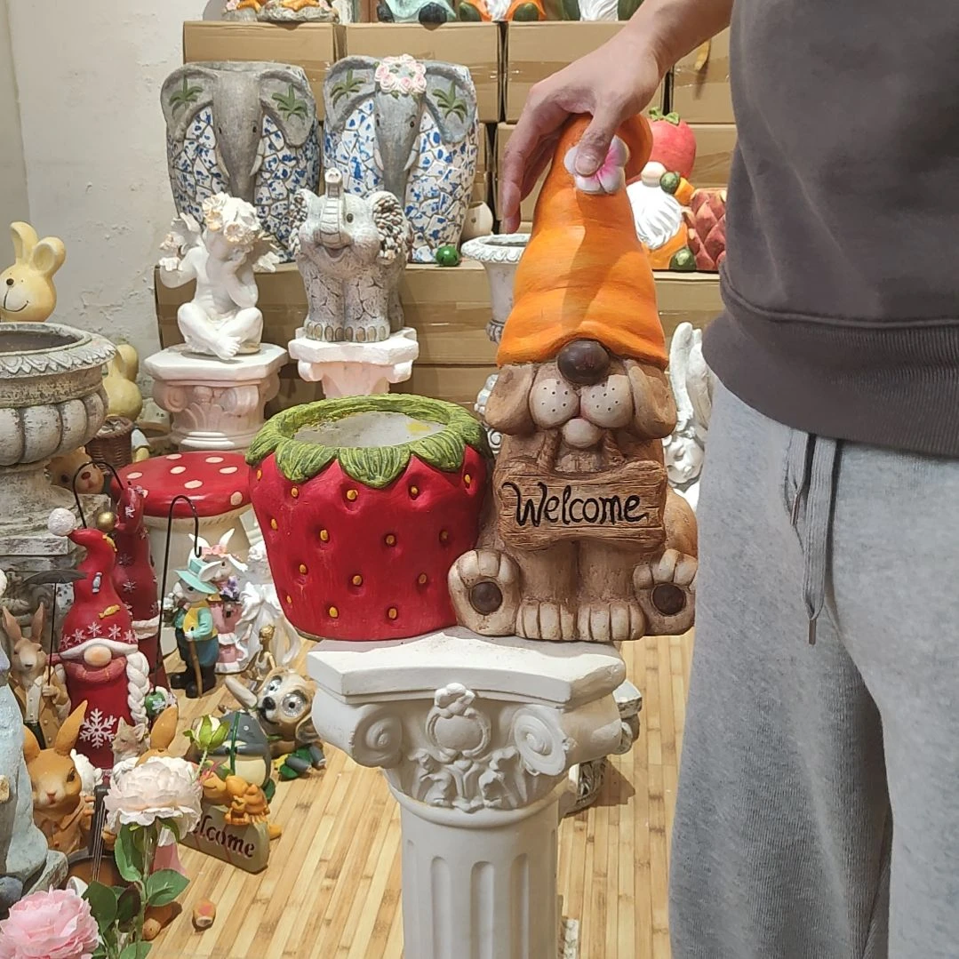 合成树脂草莓狗花盆摆件