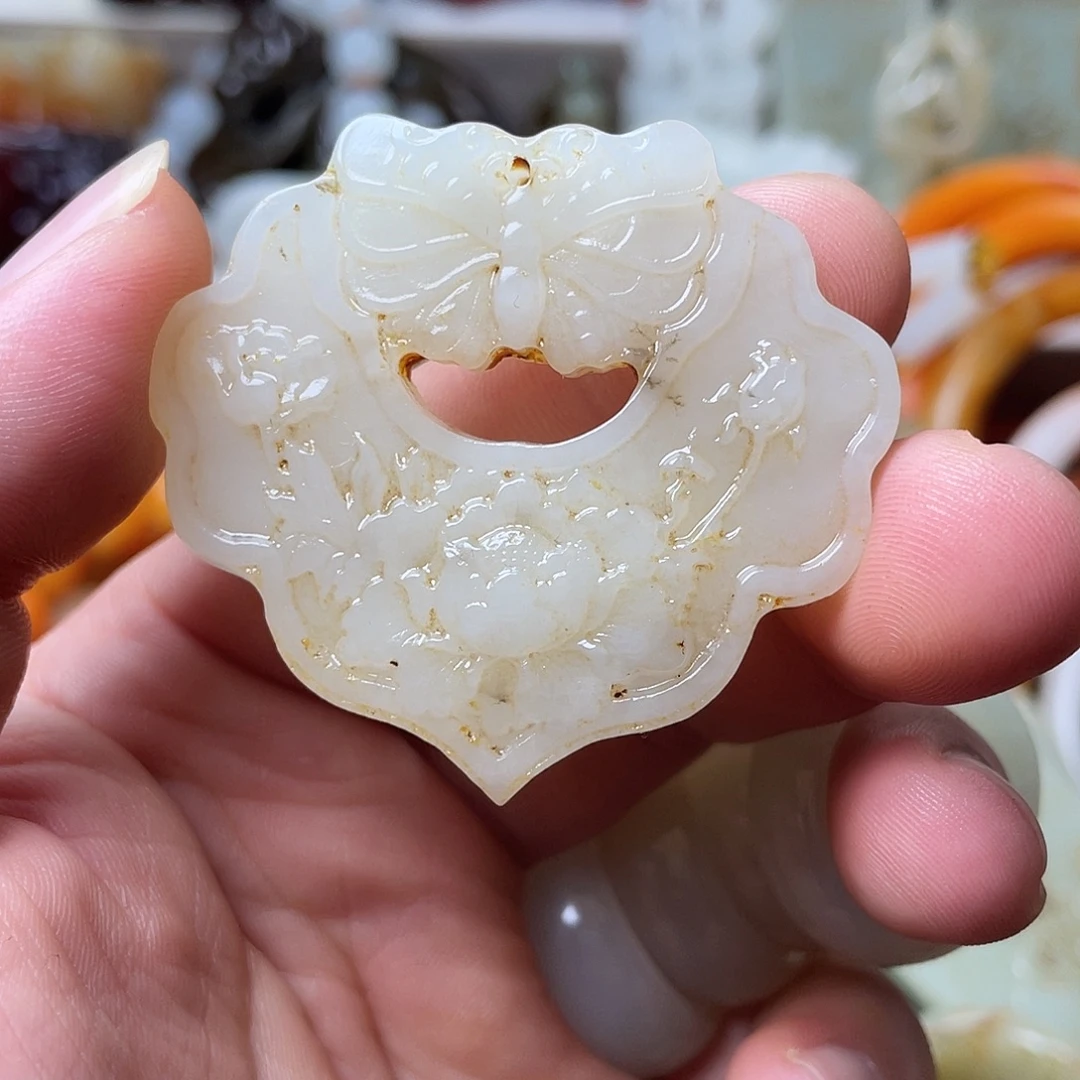 雨***海和田玉未镶嵌颈饰