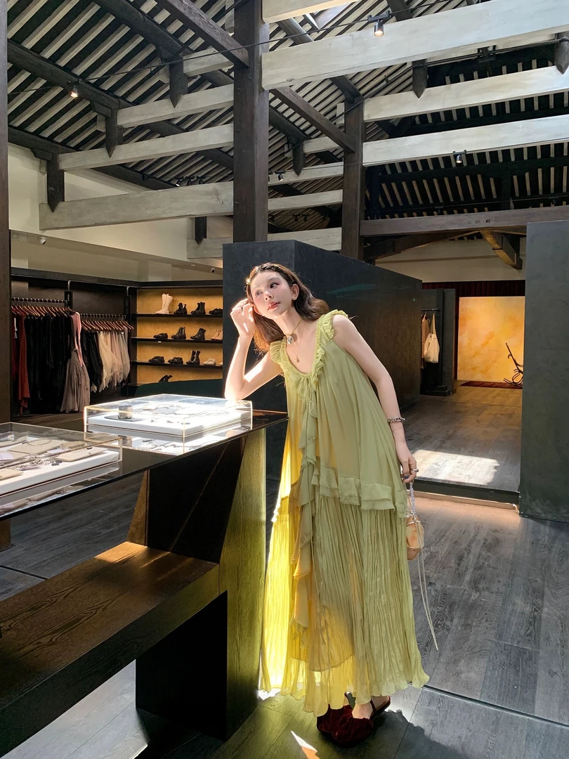 le rouge周美美  漫野绿意龙蒿绿繁复褶皱荷叶花边小飞袖连衣裙