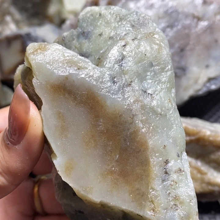 和田玉（糖玉）未镶嵌颈饰