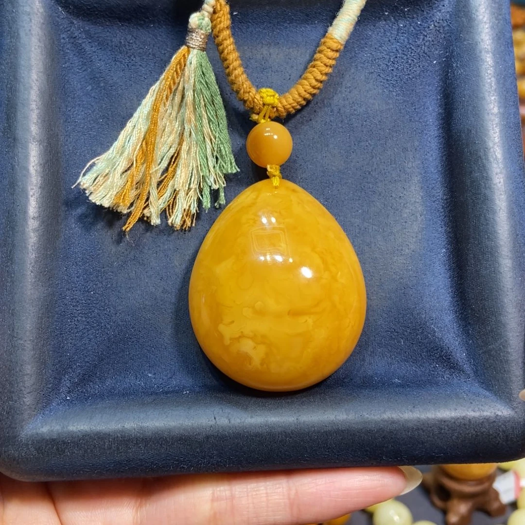 琥珀颈饰未镶嵌蜜蜡