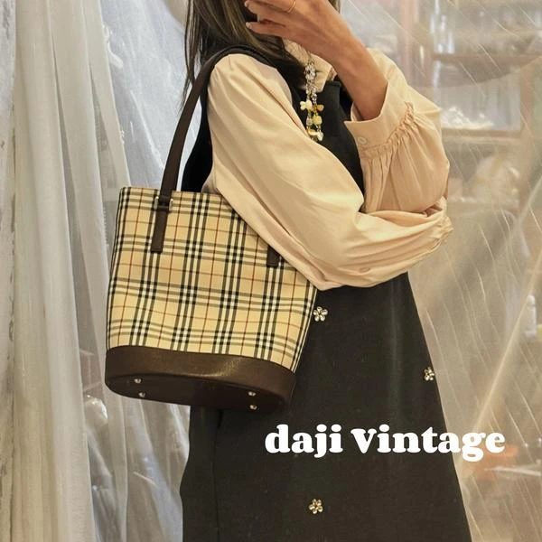 大吉中古/Burberry博柏利棕色格纹水桶单肩包