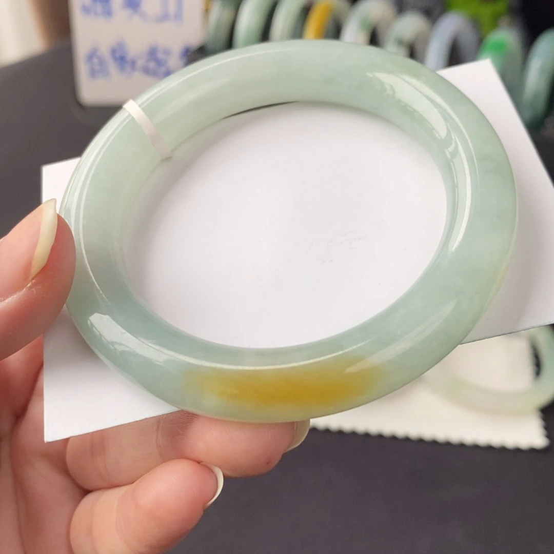 翡翠未镶嵌手镯黄加绿55.7