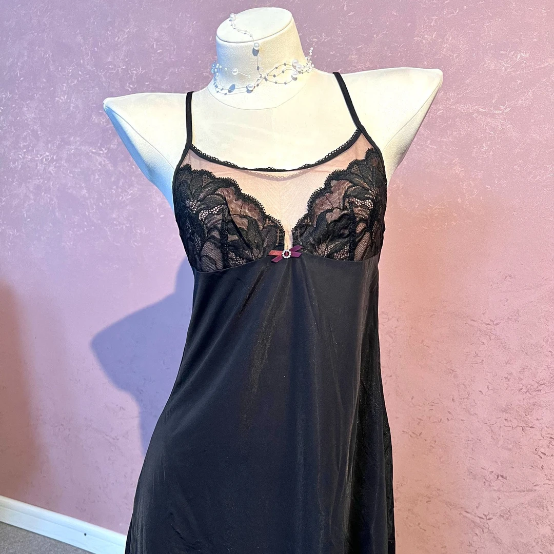 优雅女人法式时尚性感吊带睡裙薄款丝滑睡衣