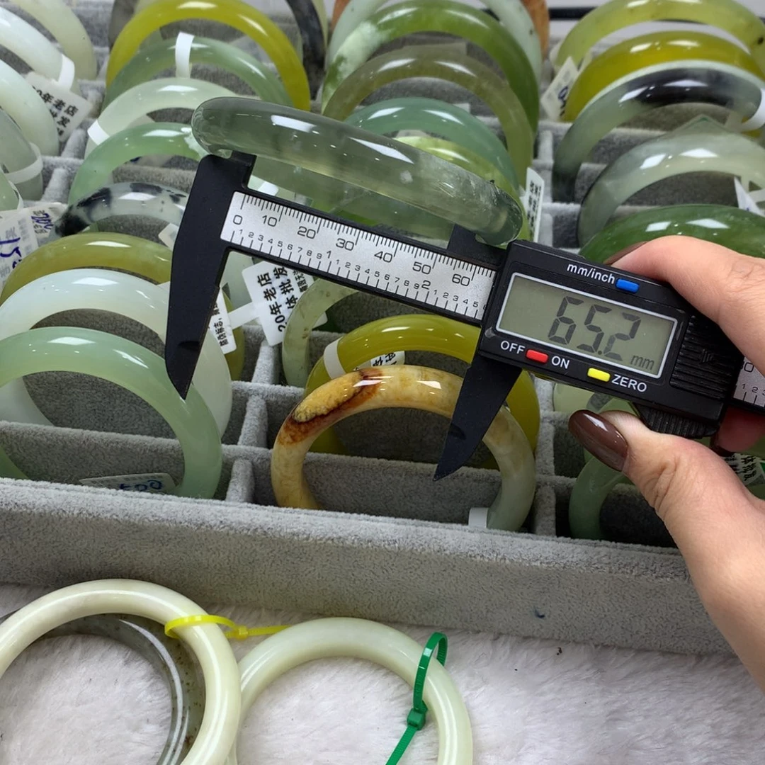 蛇纹石玉未镶嵌手镯10