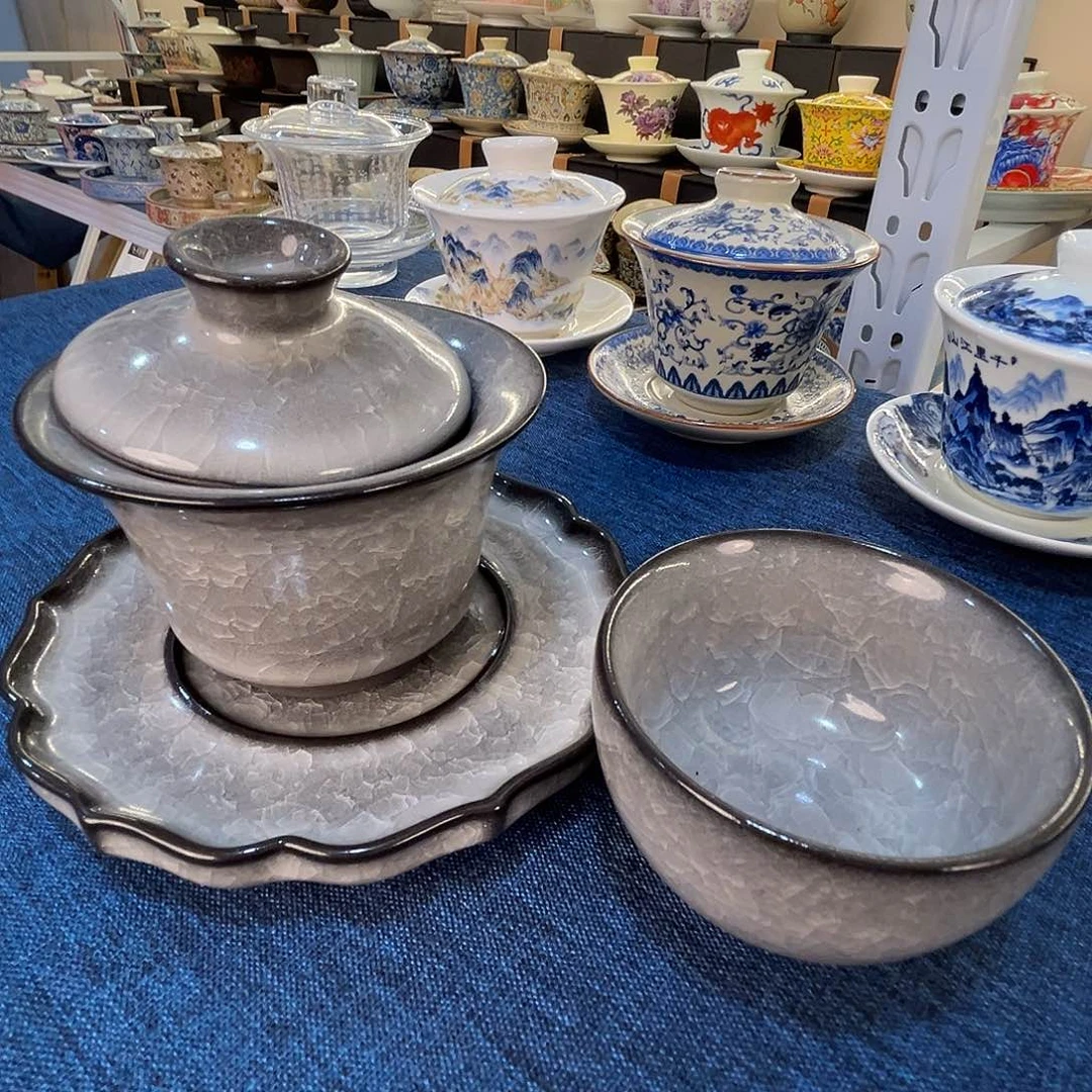 这些盖碗很漂亮！！！