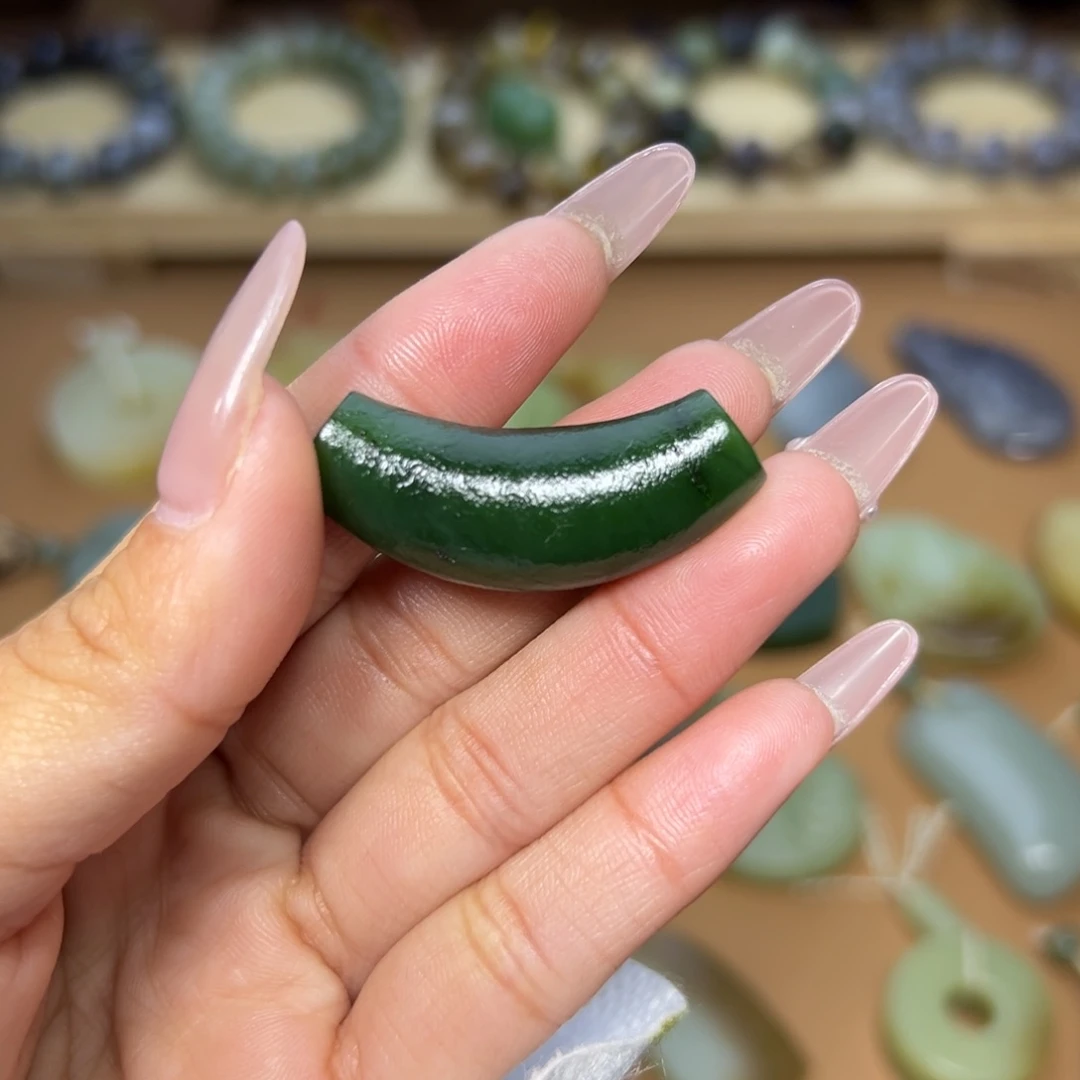 颈饰未镶嵌和田玉