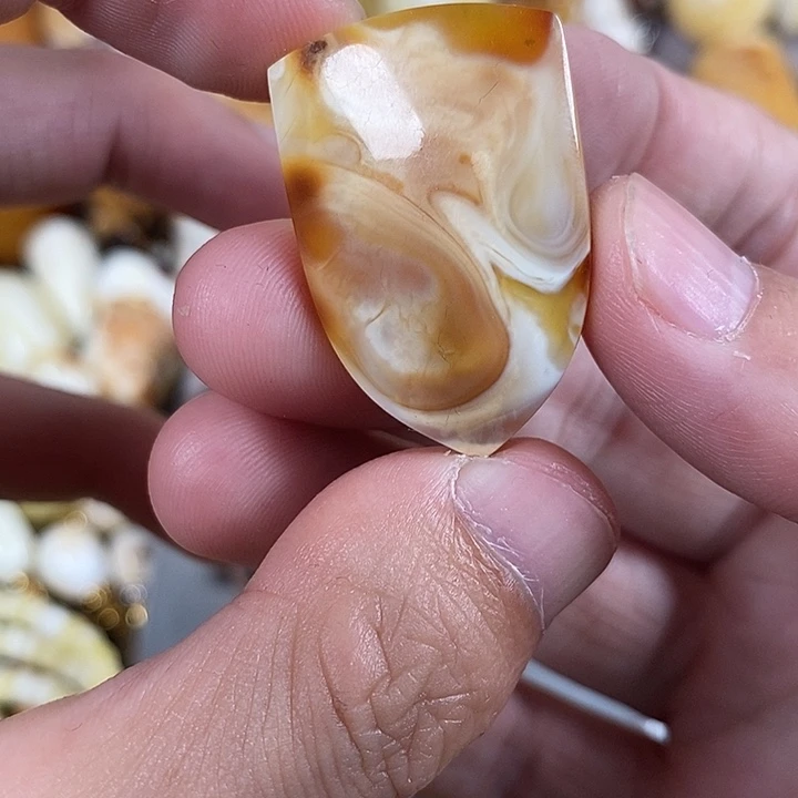 琥珀未镶嵌珠宝奇石我