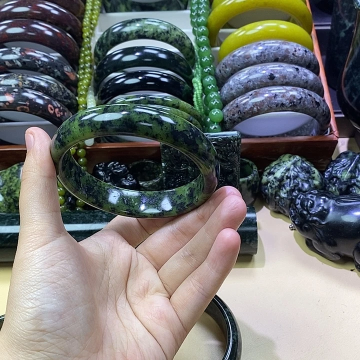 谁***。非金属高冰高货手镯