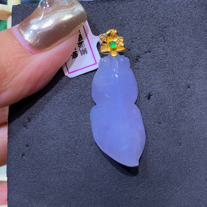 翡翠18K金镶嵌颈饰翡翠