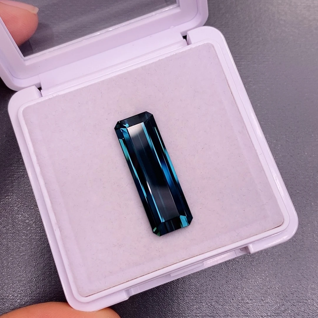 未镶嵌裸石碧玺14.3克拉