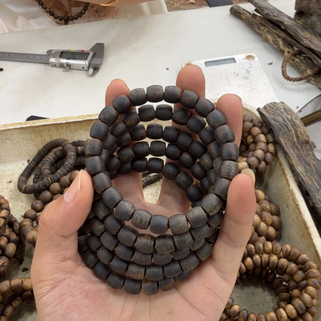 沉香碎屑沉香单圈沉水0.8股珠蓝宝石10克多样性发一