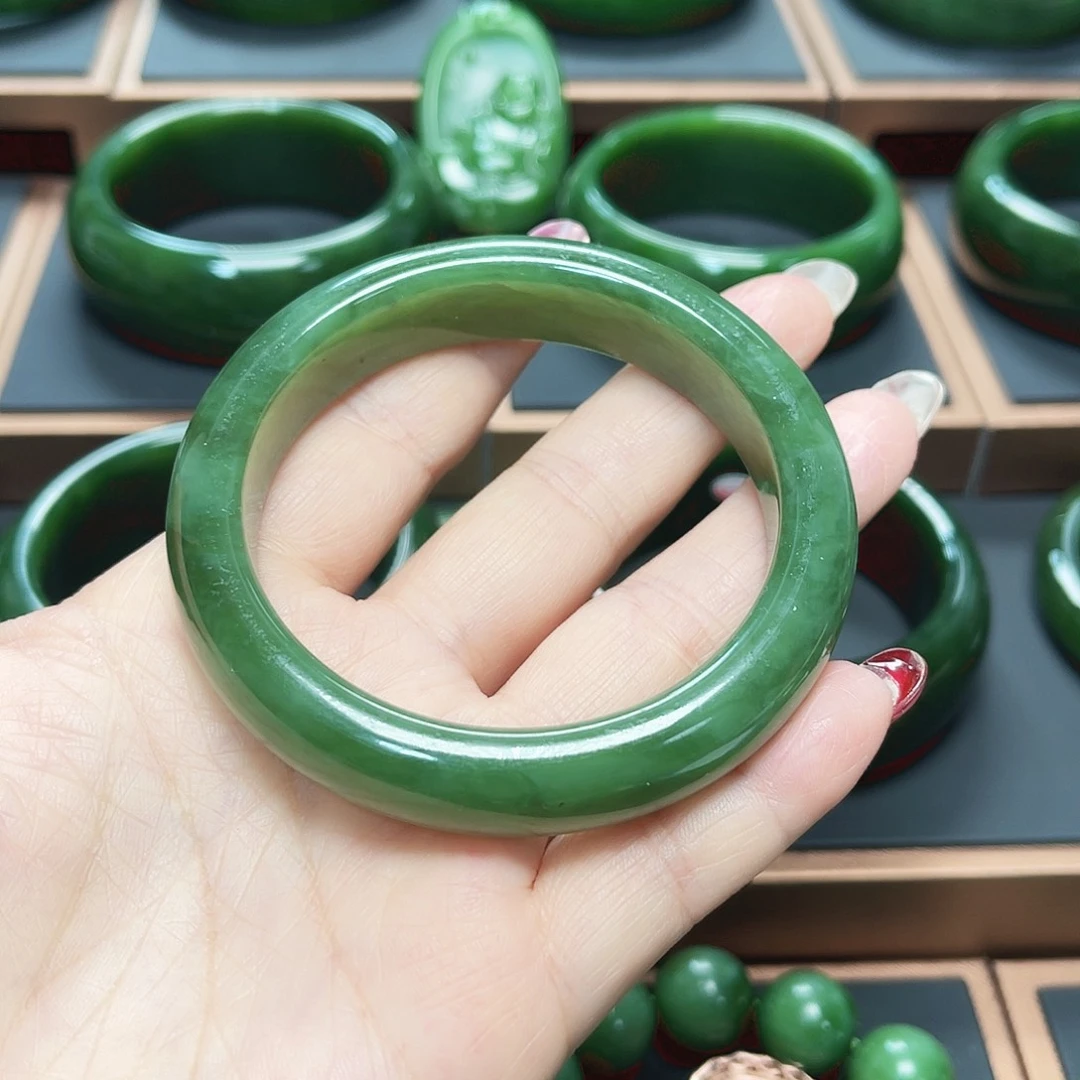 和田玉（碧玉）未镶嵌手镯