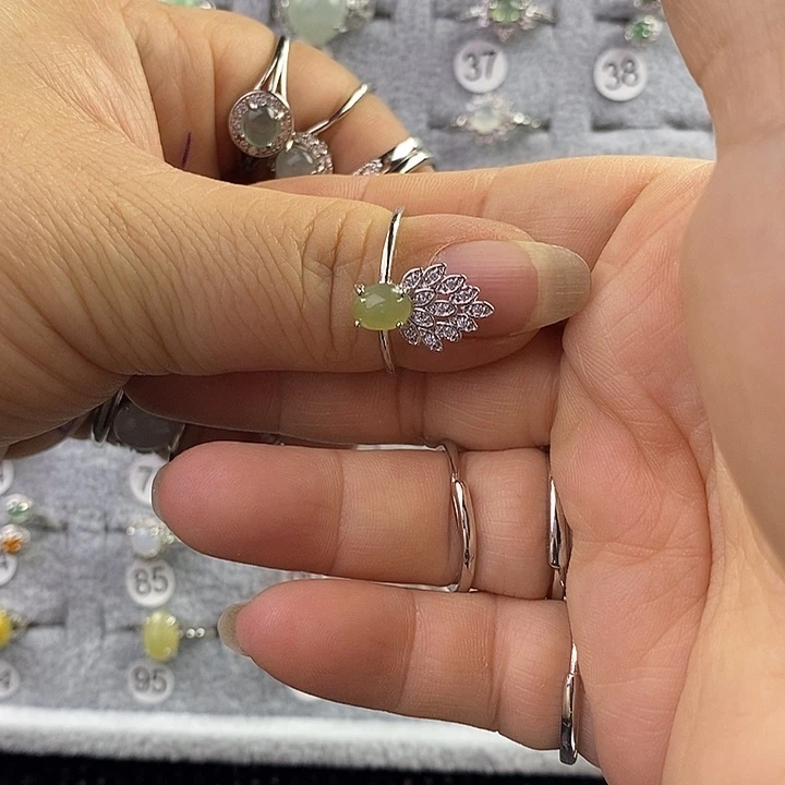 未镶嵌戒指翡翠狮*座缅甸
