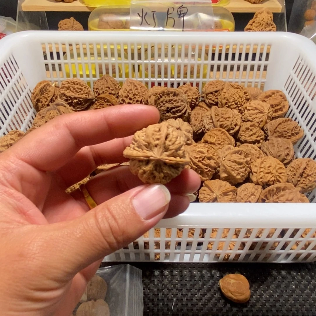 *****文玩核桃吊坠核桃异形