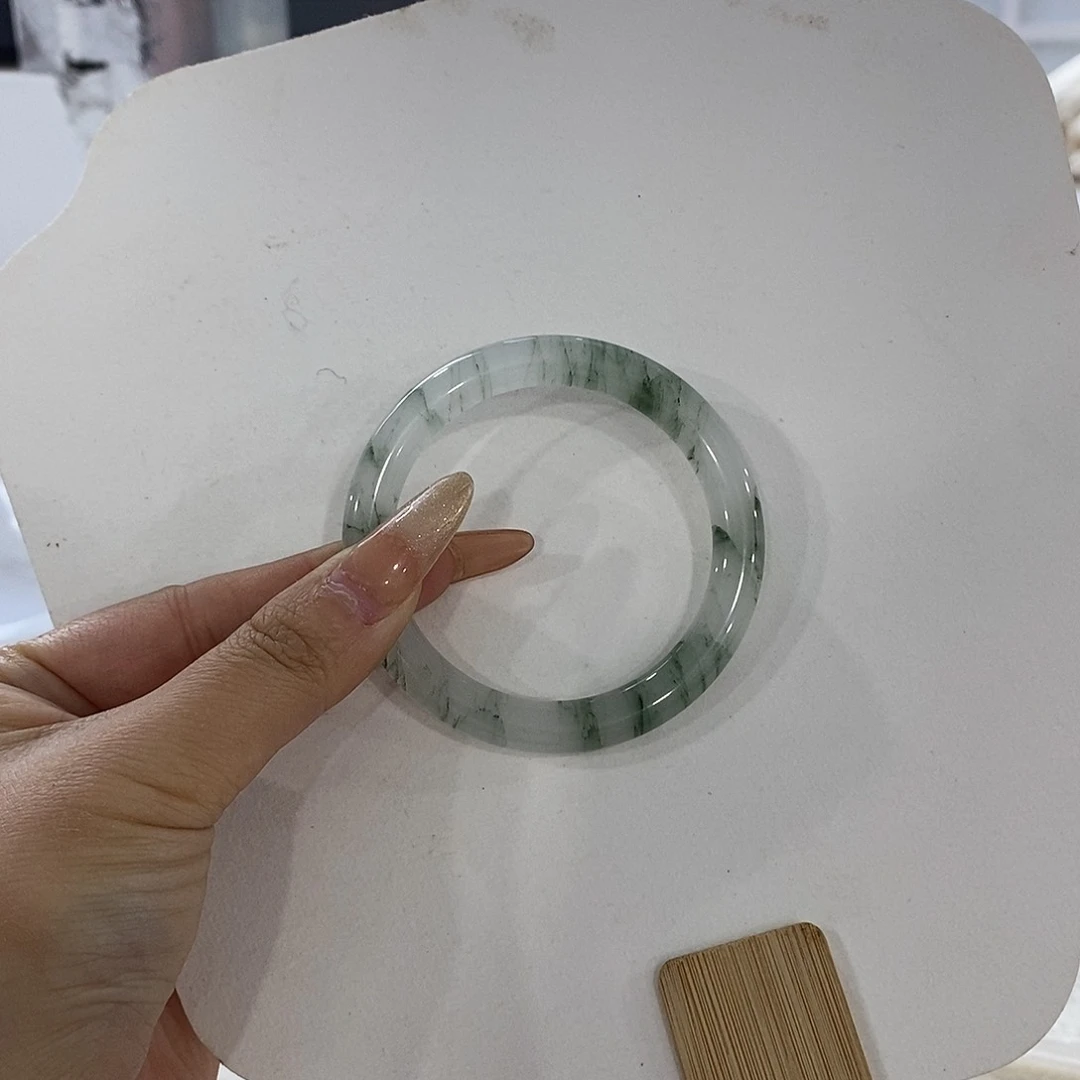 石英质玉手镯未镶嵌～小蜗