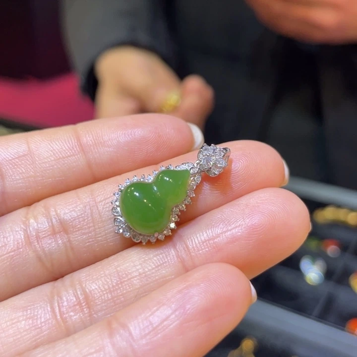 和田玉银S925镶嵌颈饰