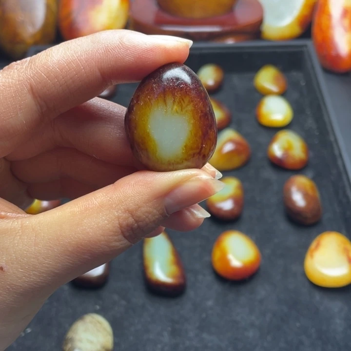 爱***…和田玉未镶嵌颈饰