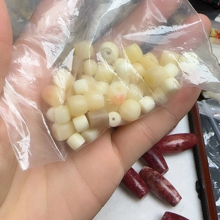 在****觉养殖骨制品一个鹿角雕刻