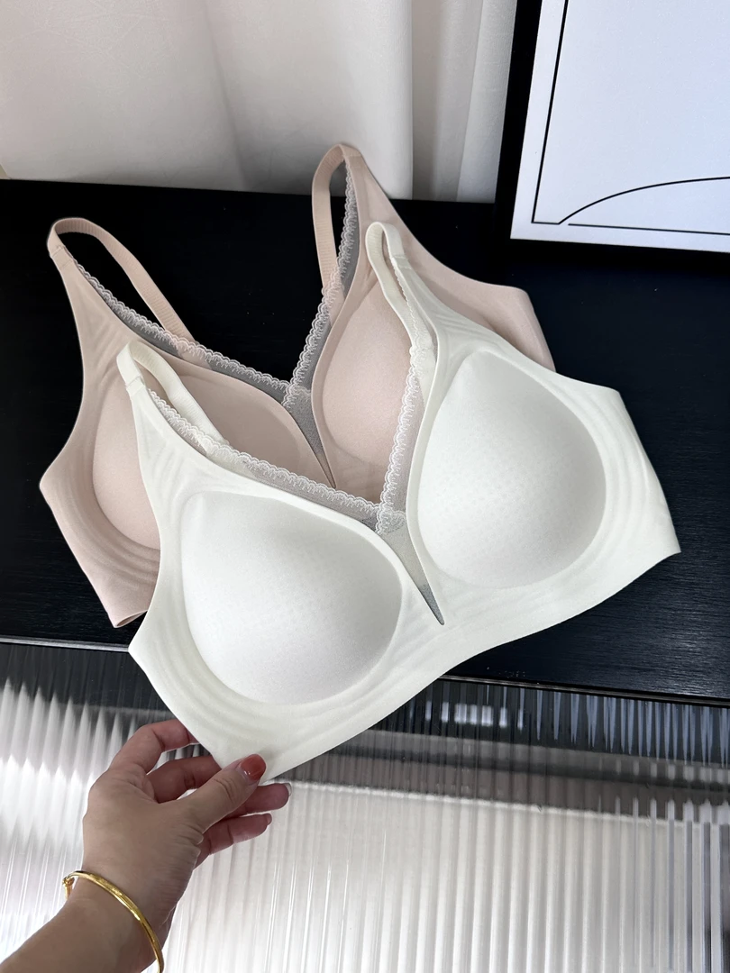 娇慕诗法式固定杯无痕亲肤内衣女舒适夏季无钢圈大小胸可穿文胸