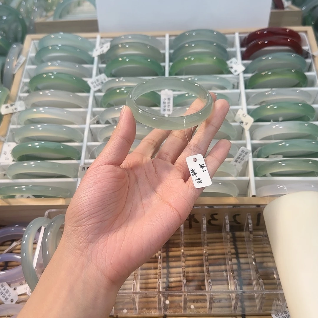 玛瑙/玉髓未镶嵌手镯圈口56.2