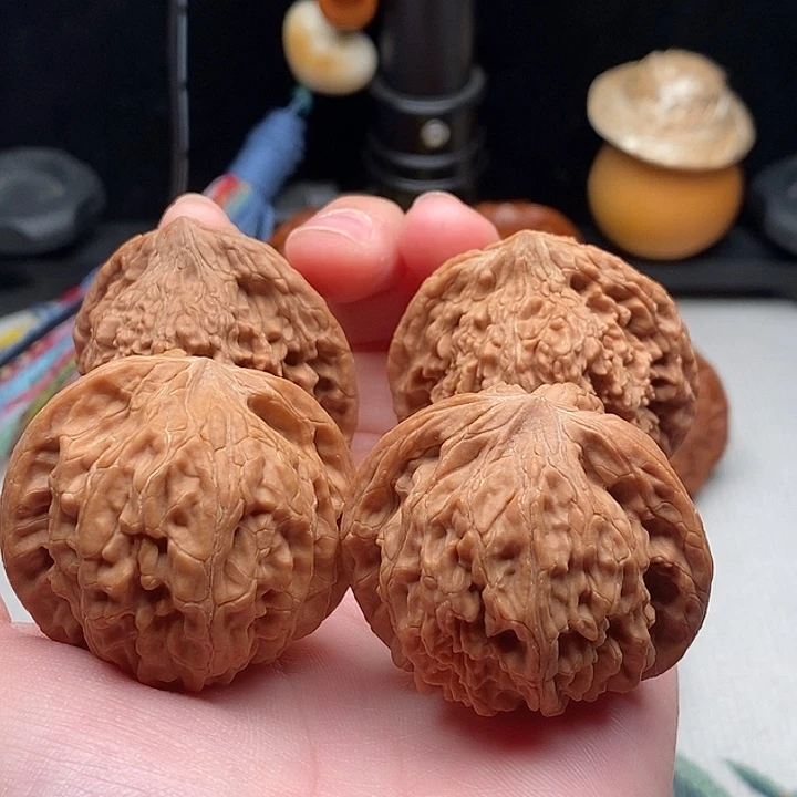 一***道文玩核桃吊坠42尺磨盘 两对