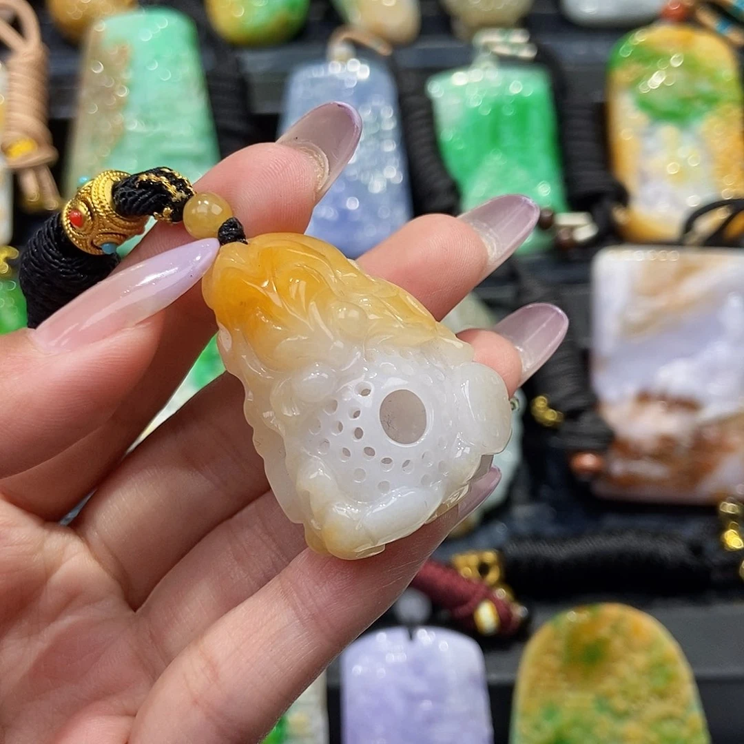 翡翠未镶嵌颈饰天然翡翠A货