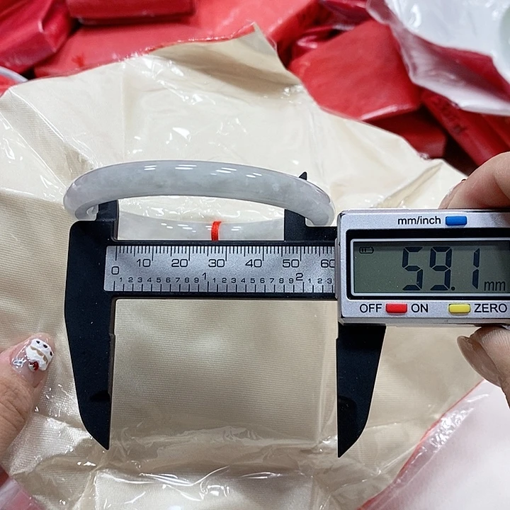 翡翠手镯未镶嵌234