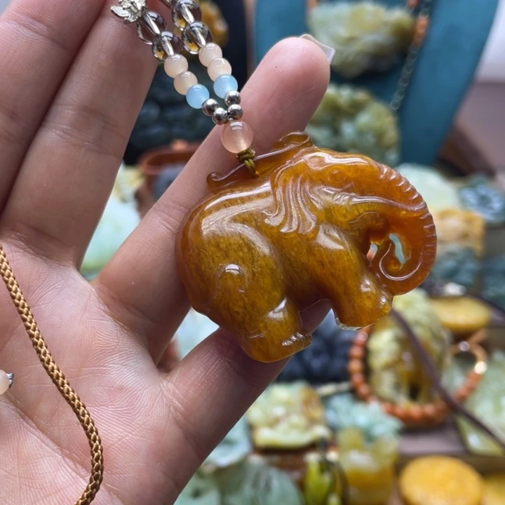蛇纹石玉合金颈饰