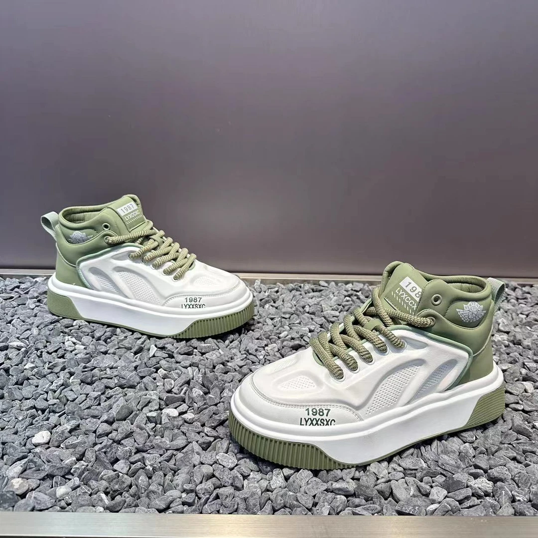 新款男士春季2025高帮板鞋时尚百搭舒适软底潮男运动休闲鞋