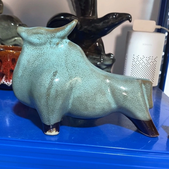 瓷片七厂窑变胜利牛摆件