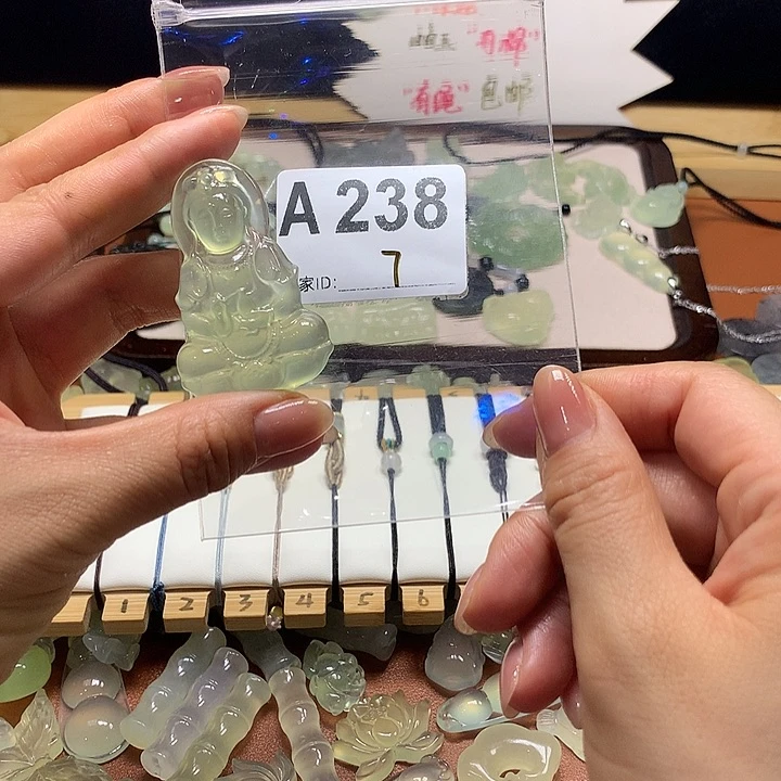 蛇纹石玉未镶嵌岫玉善**子