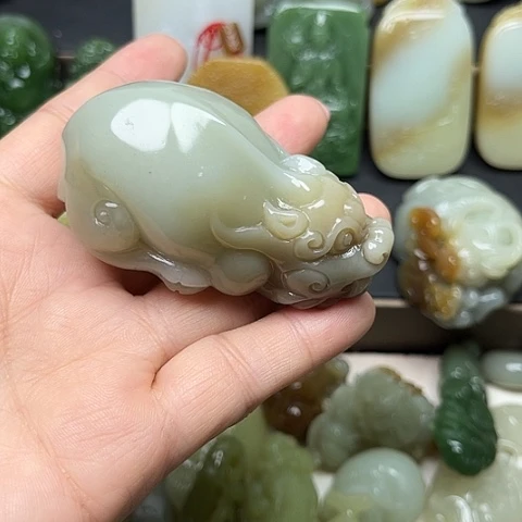 颈饰未镶嵌和田玉流**码