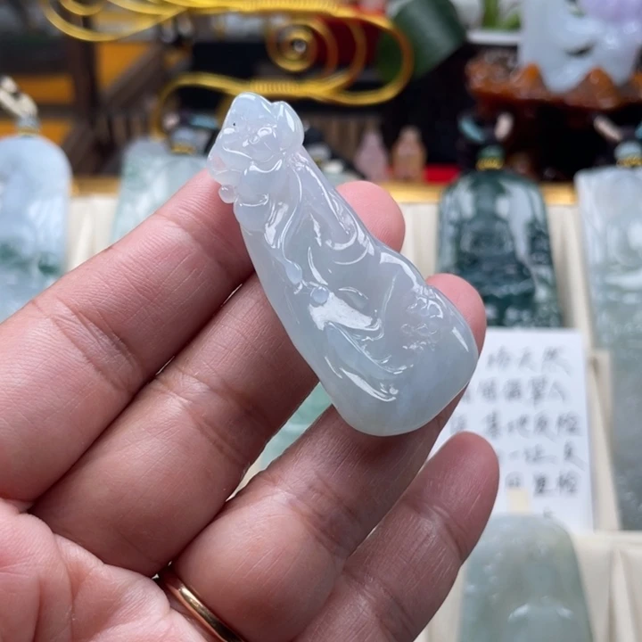 翡翠未镶嵌挂件玉