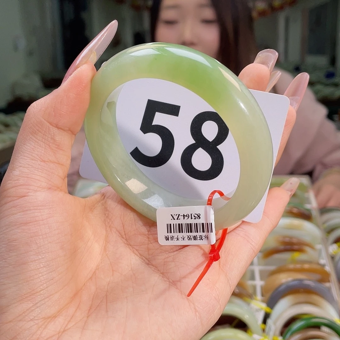 和田玉手镯未镶嵌回*