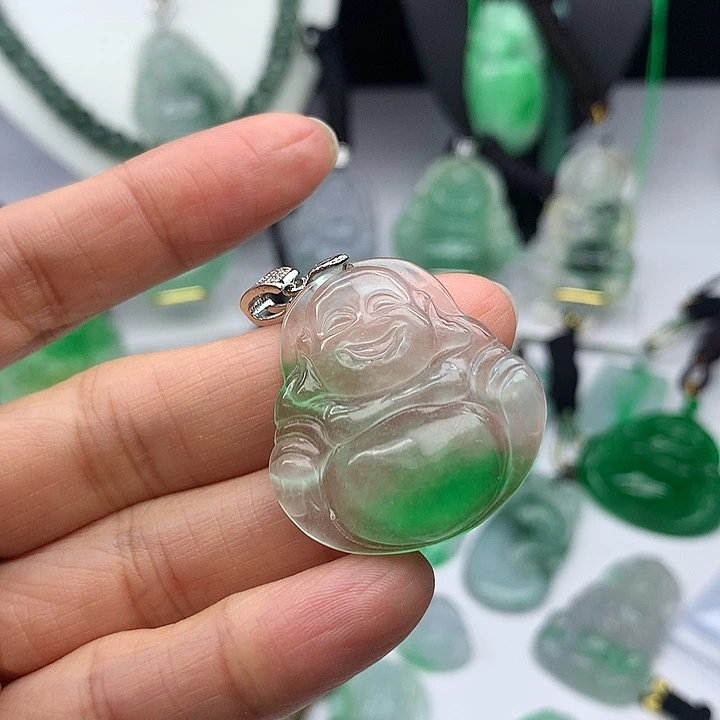 翡翠未镶嵌吊坠(赠链)