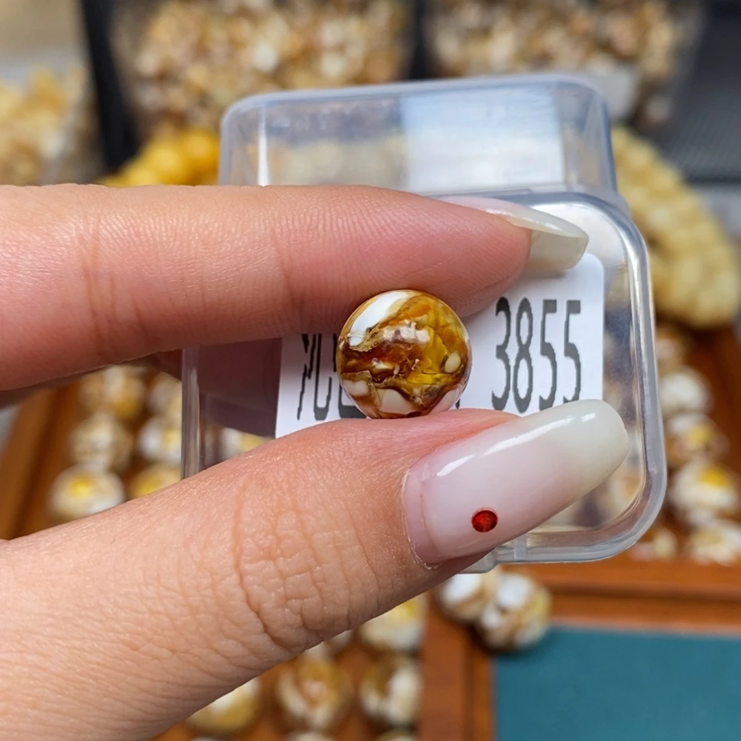 蜜蜡未镶嵌珠宝奇石3855