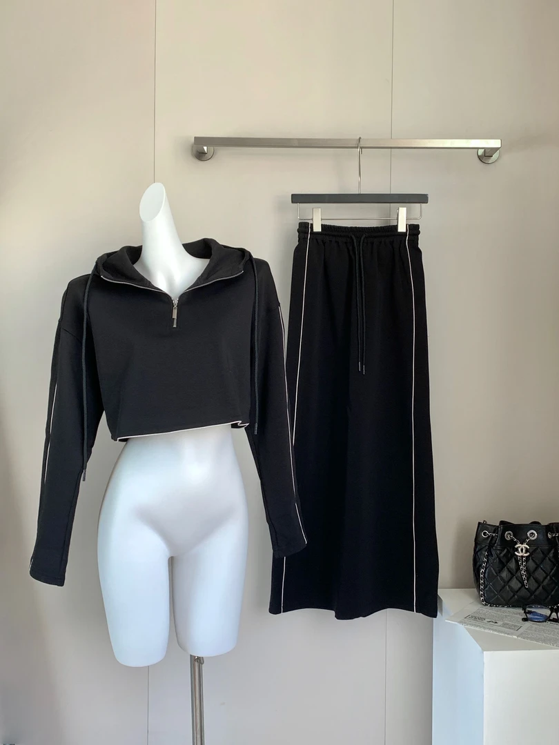 轮C 8【轻运动套装】rw买手品！调性拉满的高克重卫衣/半裙套组